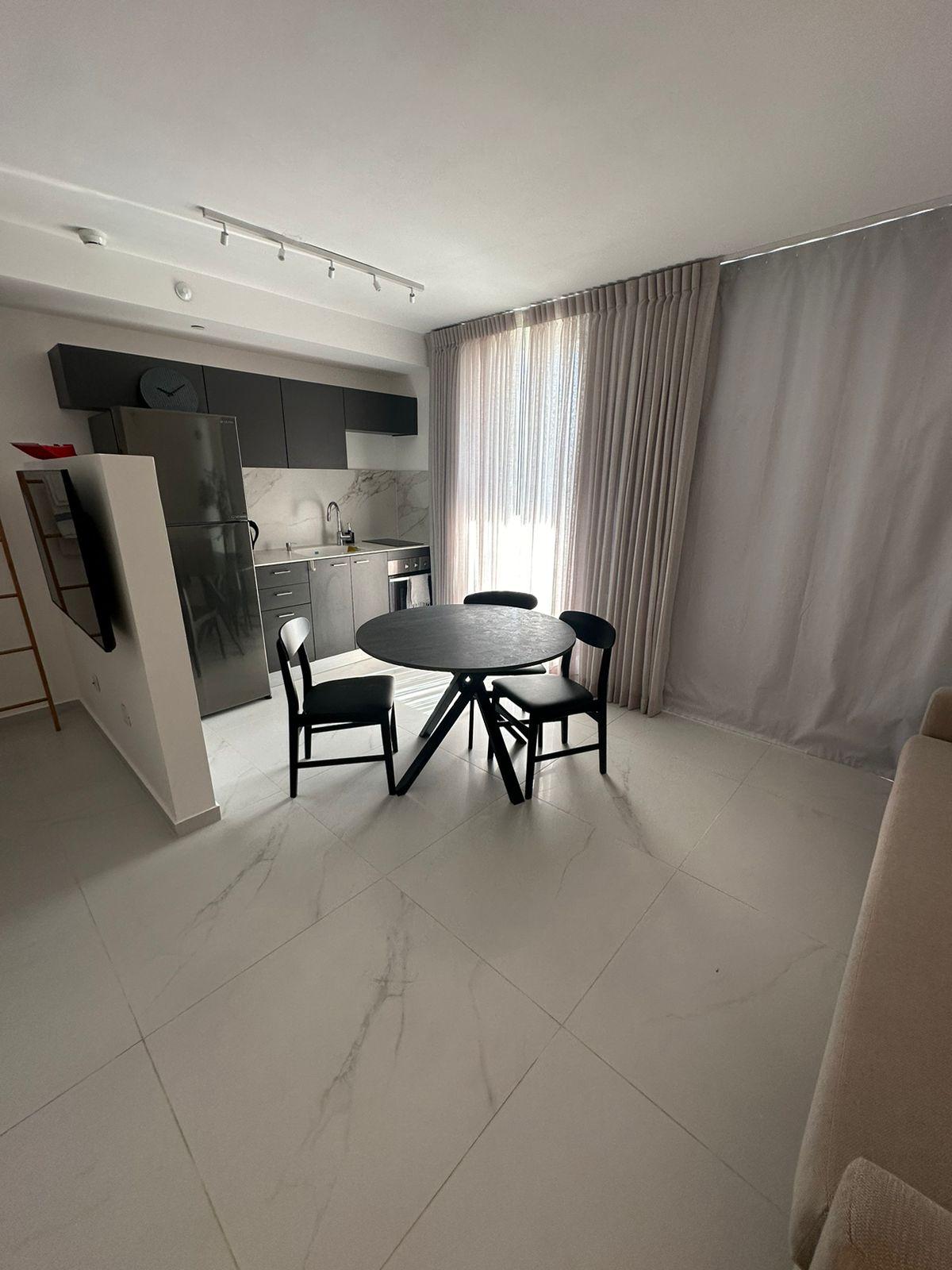 דירה 3 – מרפסת השמש